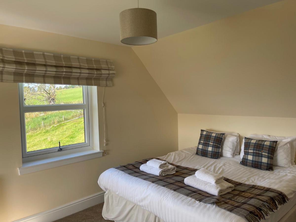 Highland Farm Cottages Dingwall Exterior photo